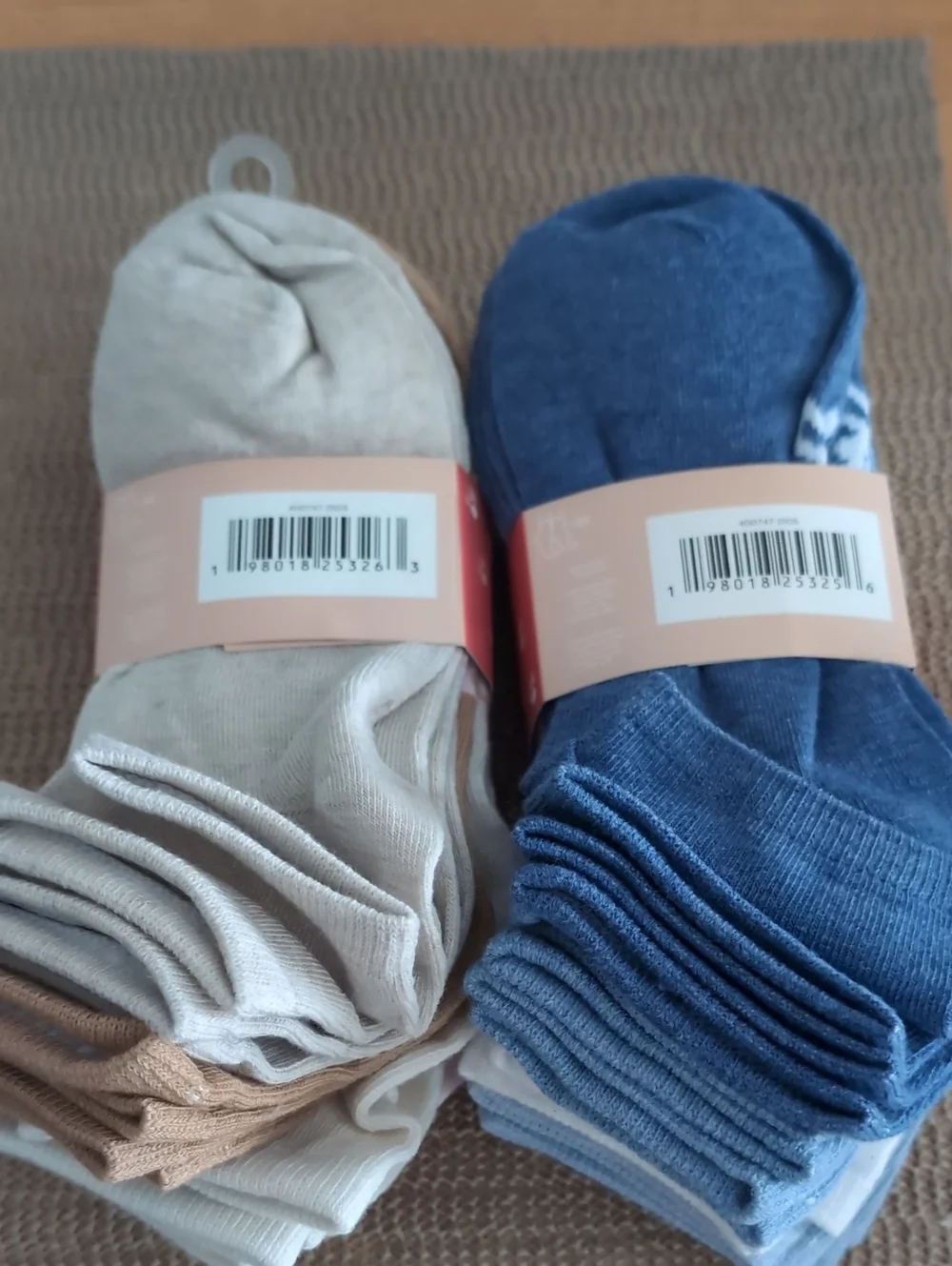 Pick One PAWZ Womens Quarter Socks 10 Pairs New
